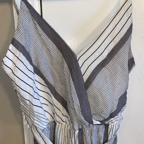 Sienna Sky size XS ladies romper like new - Picture 8 of 8